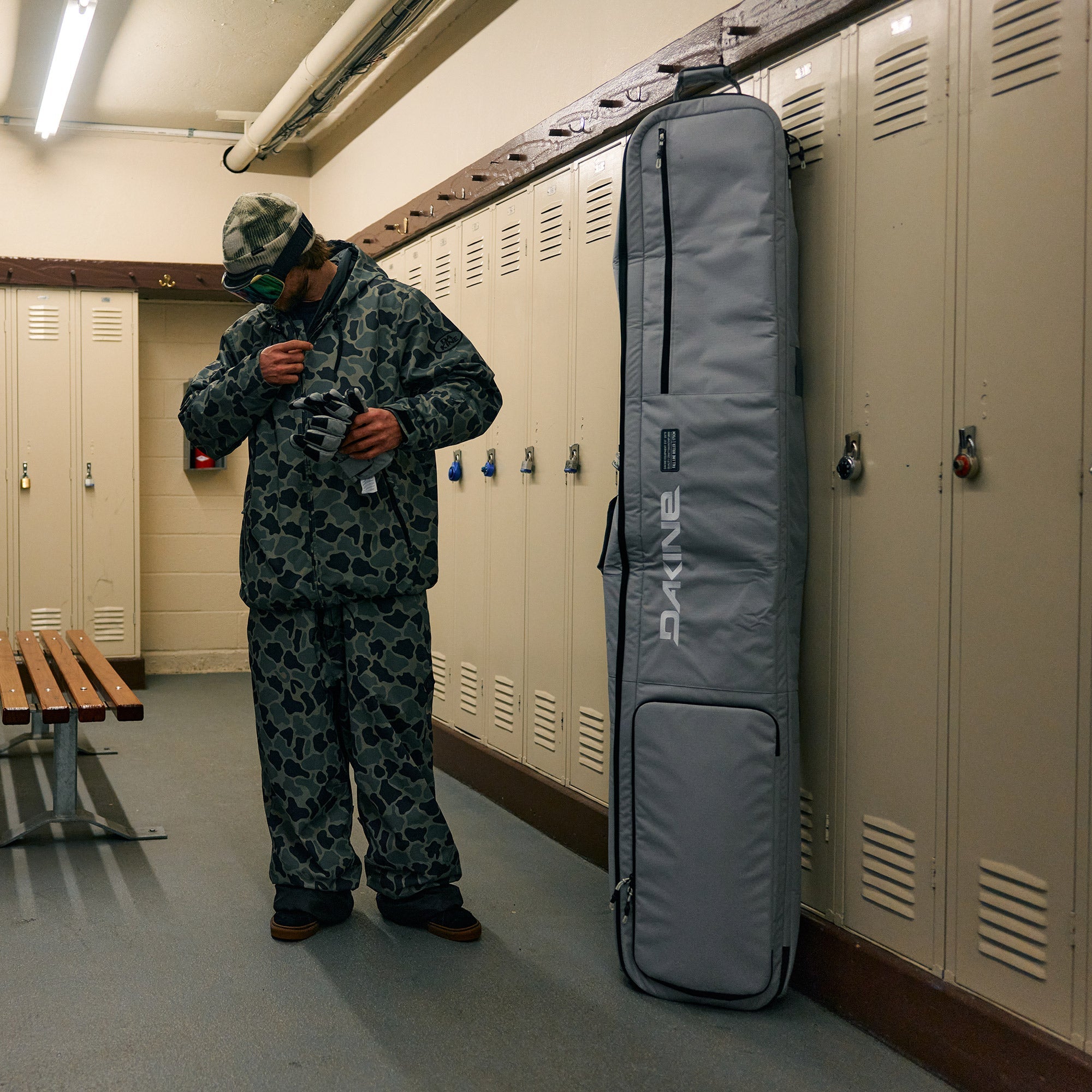 FALL LINE SKI ROLLER BAG