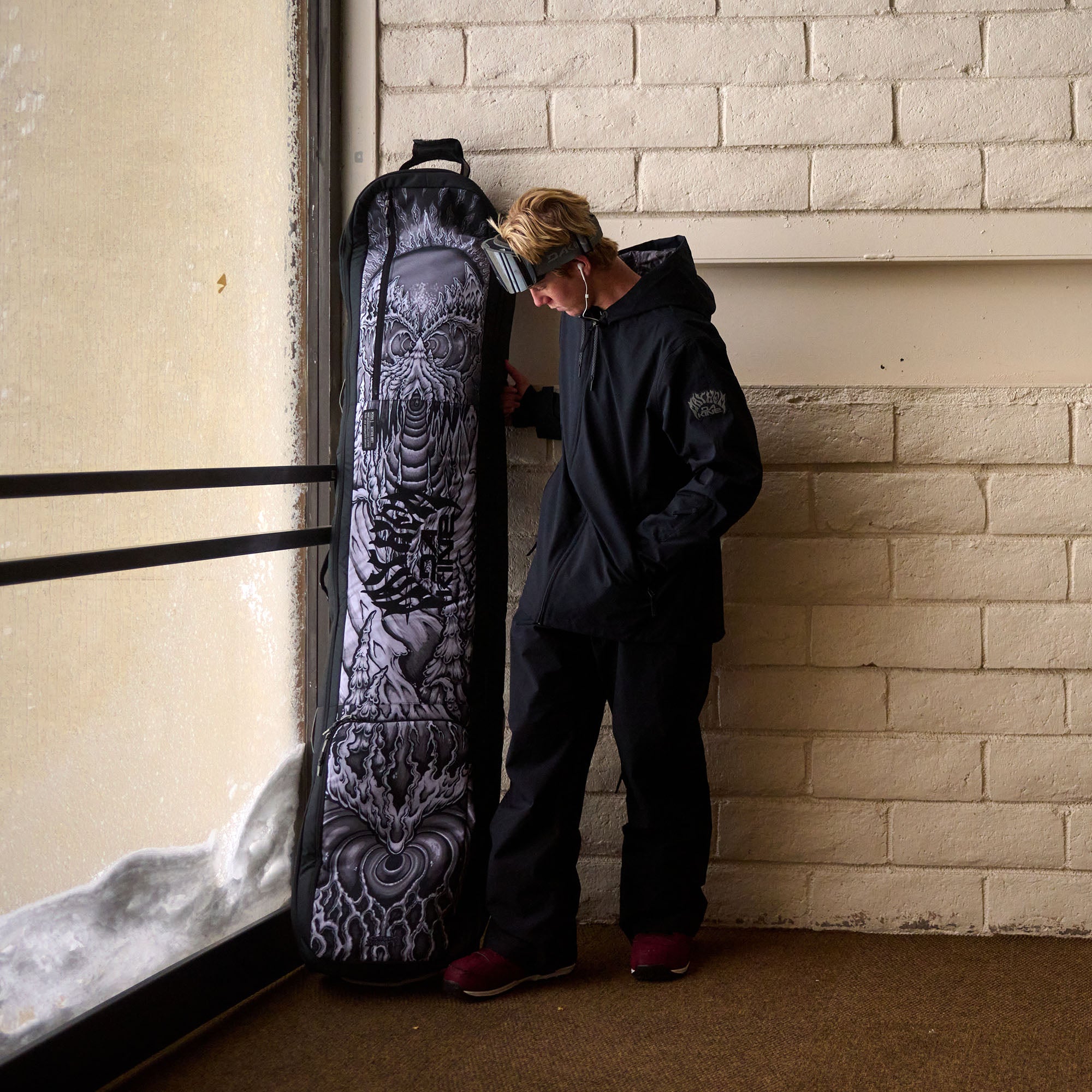 LOW ROLLER SNOWBOARD BAG X MAYHEM