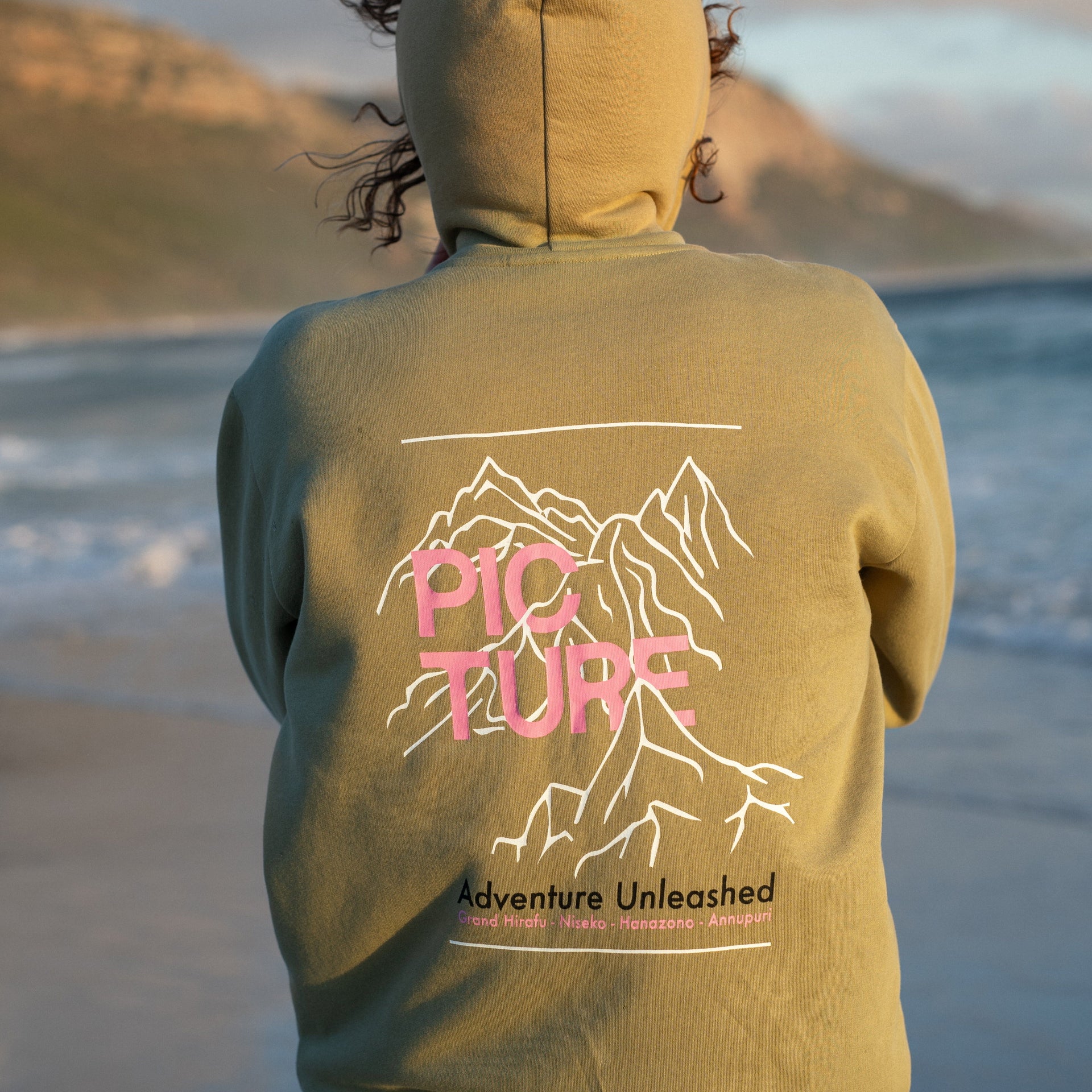 ENDAKO ZIP HOODIE