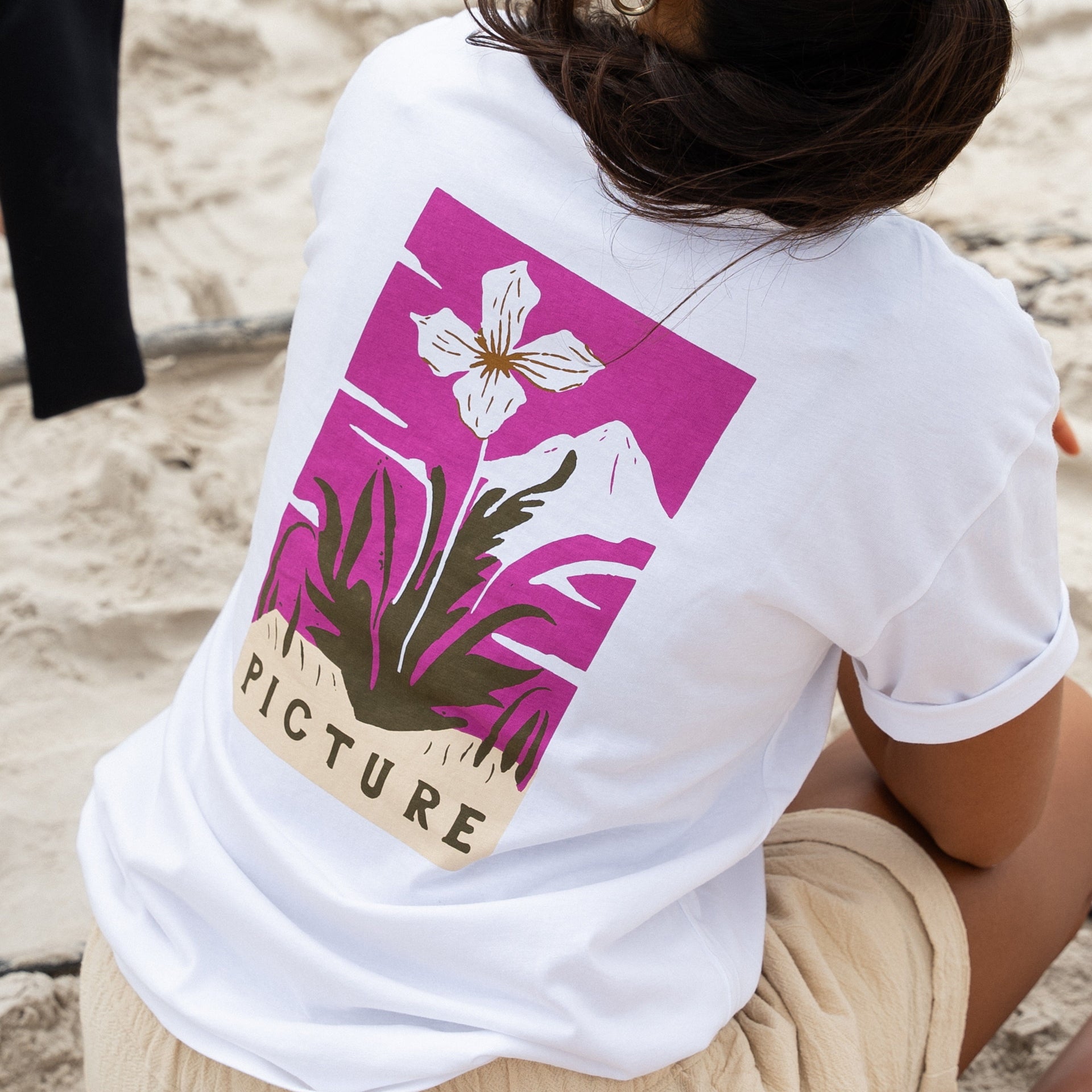 YOVEL TEE
